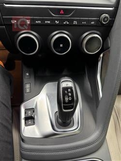 جاكوار إي- بيس